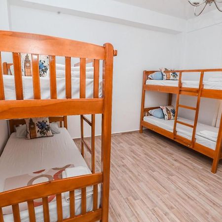 Nana Hostel Vlore Ngoại thất bức ảnh