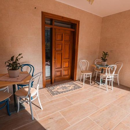 Nana Hostel Vlore Ngoại thất bức ảnh