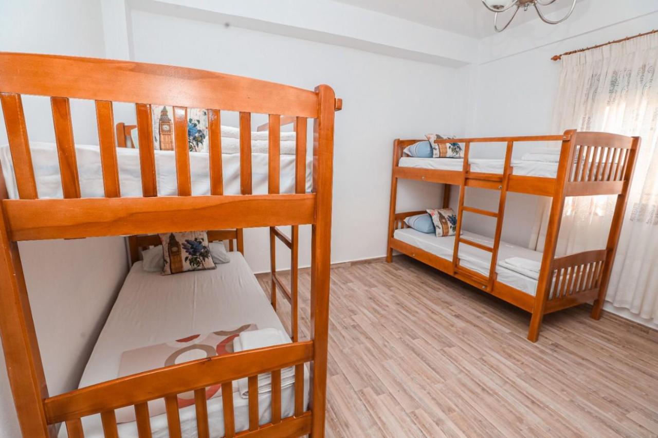 Nana Hostel Vlore Ngoại thất bức ảnh