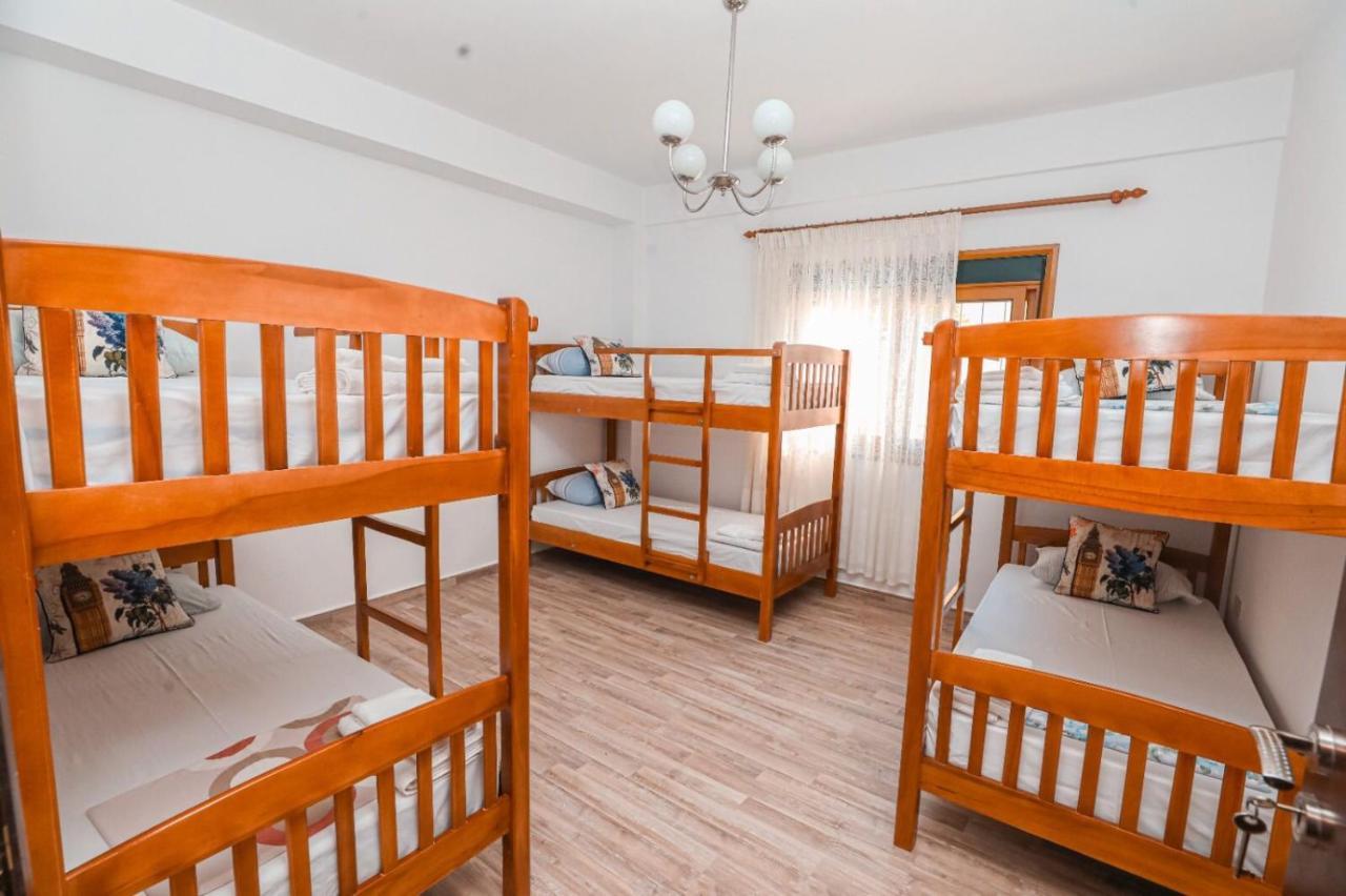 Nana Hostel Vlore Ngoại thất bức ảnh