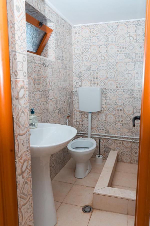 Nana Hostel Vlore Ngoại thất bức ảnh