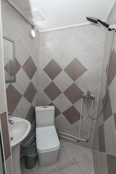 Nana Hostel Vlore Ngoại thất bức ảnh